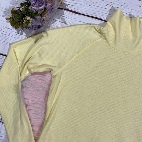 Outdoor Voices Light Yellow FastTrack Mesh Turtleneck Top - Picture 6 of 10